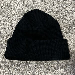 URBAN OUTFITTERS WAFFLE HAT; ONE SIZE; COLOR: BLACK